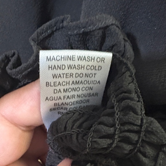 Yaya & co Black Long Sleeve crop style Blouse, low cut crossover size Small - Picture 4 of 9